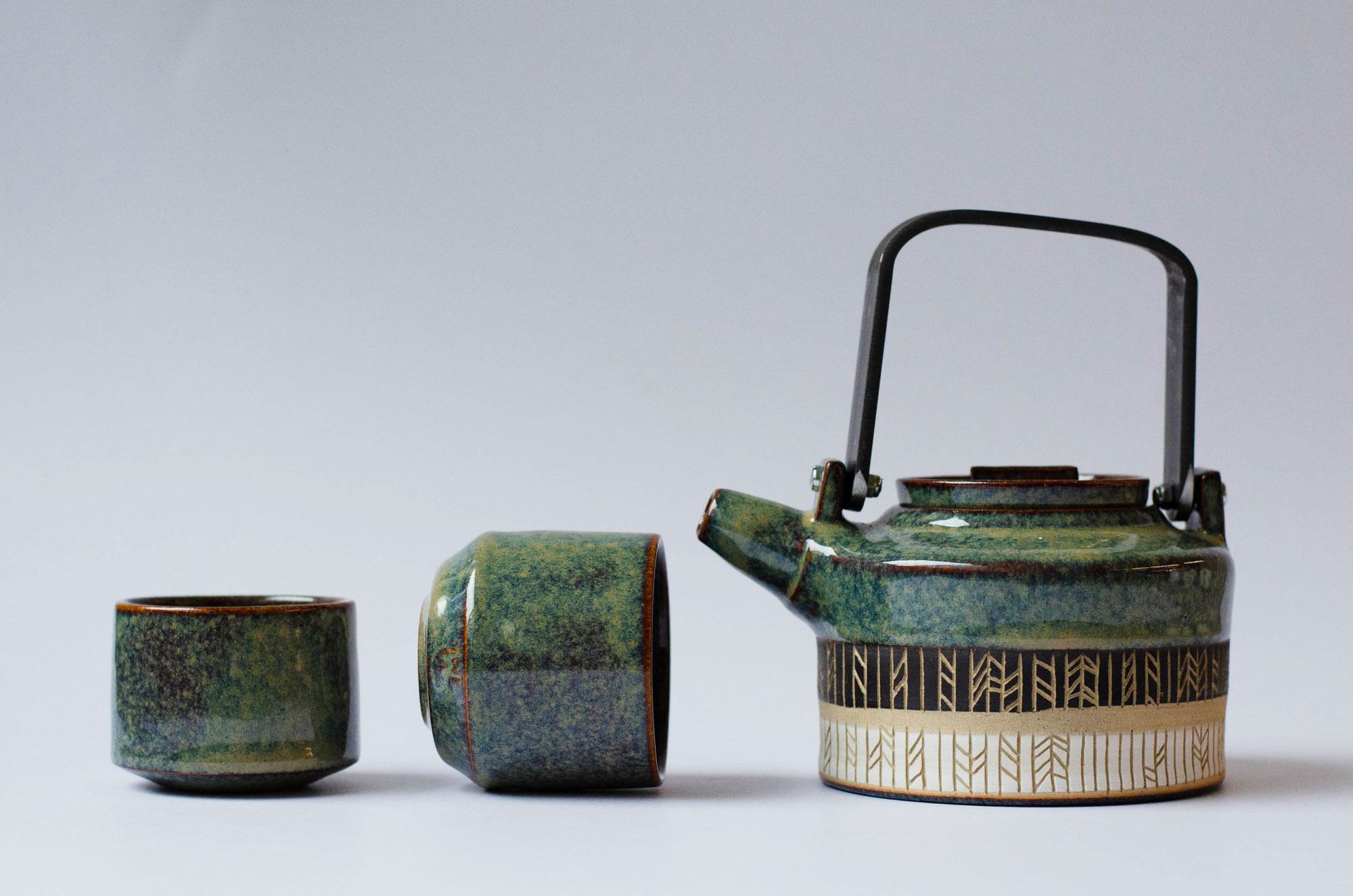 chelsea_white_theiere_anse_metal_whiteceramic